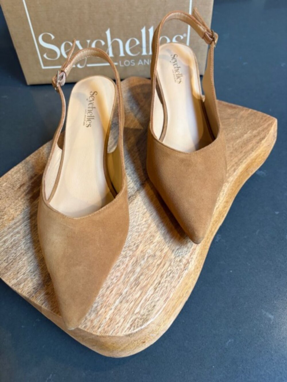 Seychelles Candlelight Suede Tan Size 8.5
